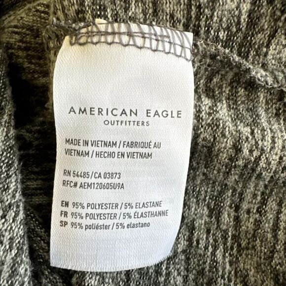 American Eagle Womens Soft and Sexy Plush V Neck shirt Sz Medium Gray Casual - Picture 8 of 9